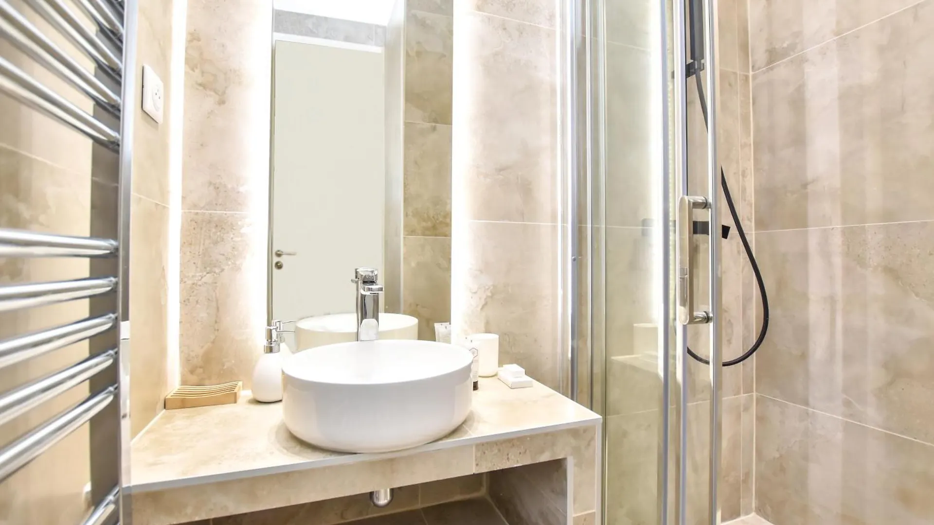 Spacious Apartment - 3Br-8P - Moulin Rouge パリ フランス